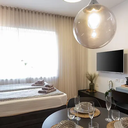 Apartment Ju3 *